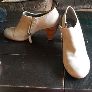 Crown vintage suede booties size 9.5